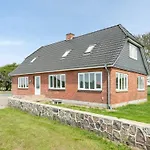 度假居 Iina - 13km From The Sea By Interhome *