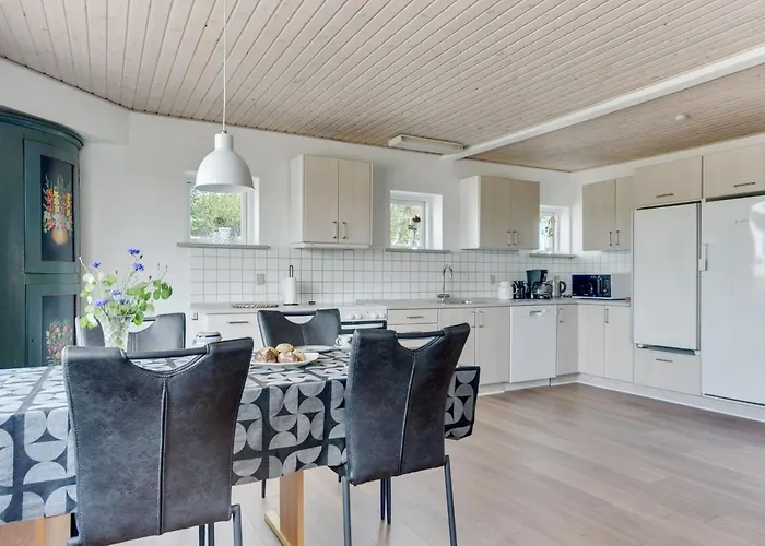 Vakantiehuis Iina - 13km From The Sea By Interhome *